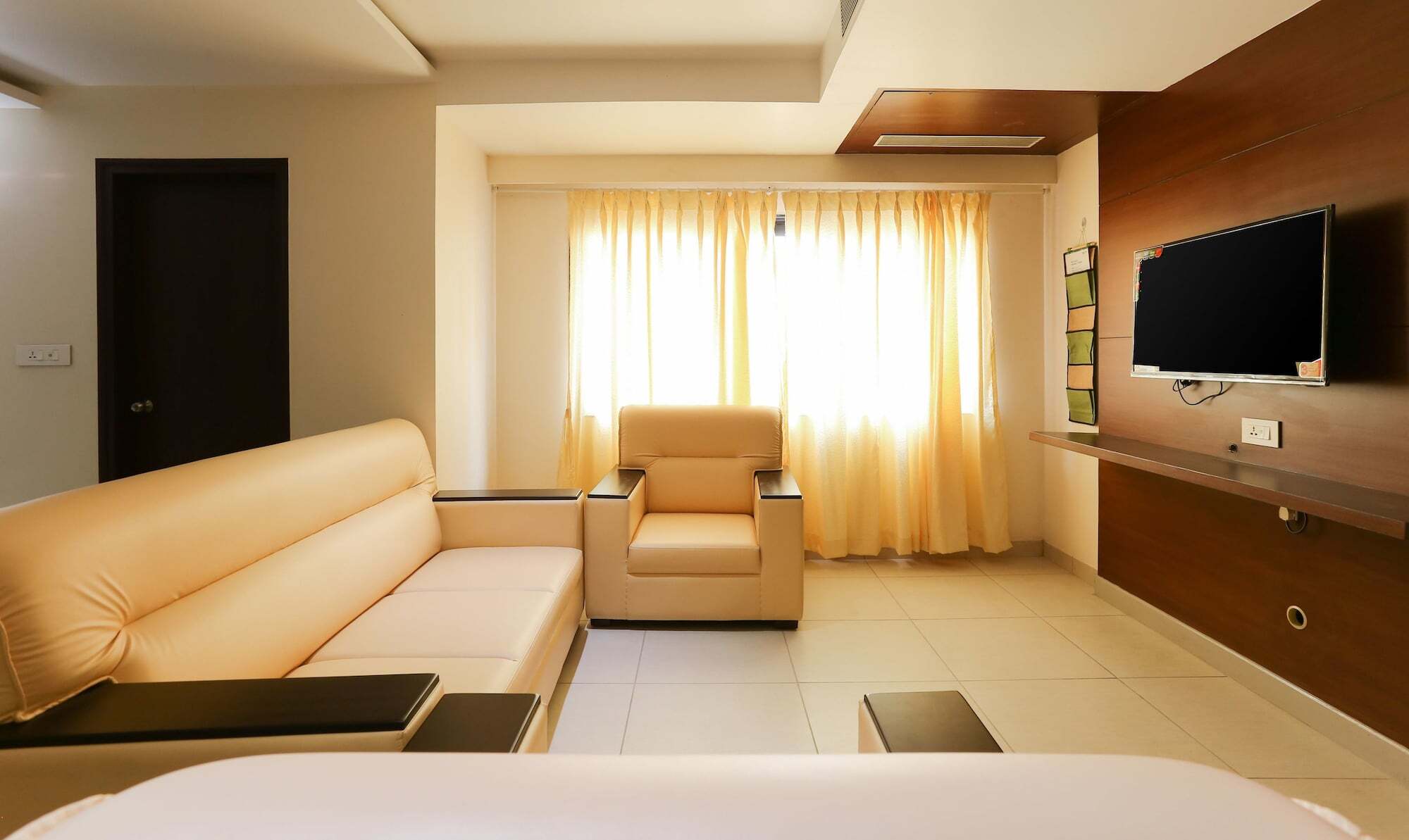 Hotel Treebo Trend Vijaya Grand Udupi Exterior foto